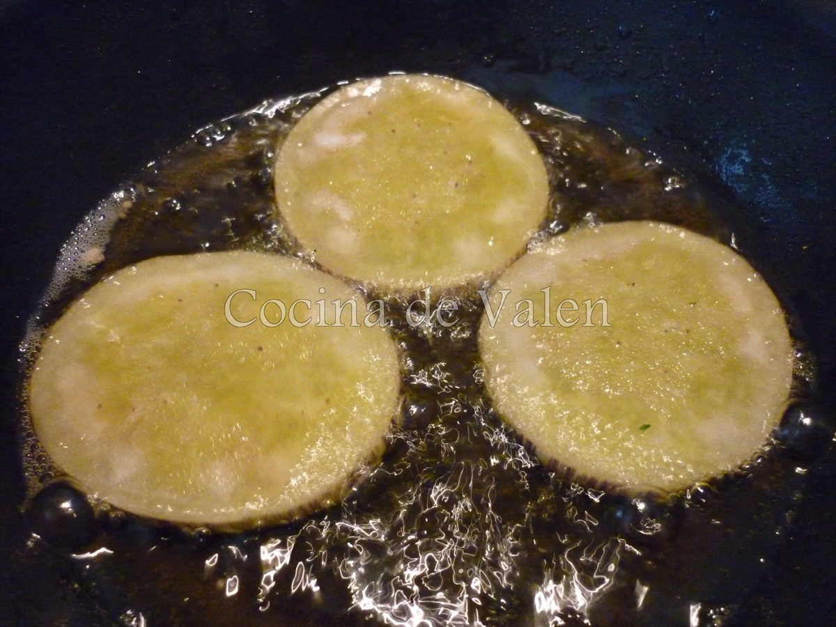 Tomattina con topping de Berenjenas y Albahaca (Salsa para pasta) - Cocina de Valen