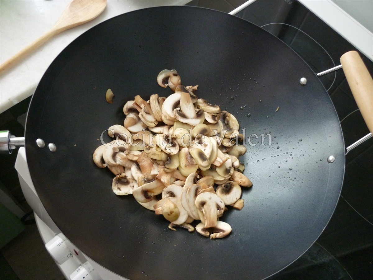 Tallarines con Pollo en Salsa de Ostras (Wok) - Cocina de Valen