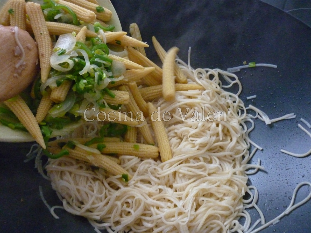 Tallarines con Pollo en Salsa de Ostras (Wok) - Cocina de Valen