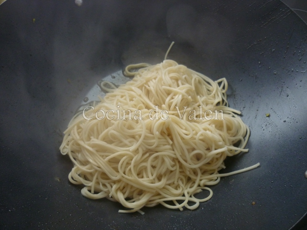 Tallarines con Pollo en Salsa de Ostras (Wok) - Cocina de Valen