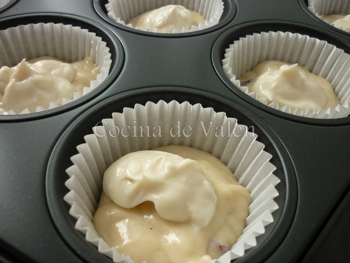 Muffins de Arándanos y nueces de macadamia rellenos de queso cema - Cocina de Valen