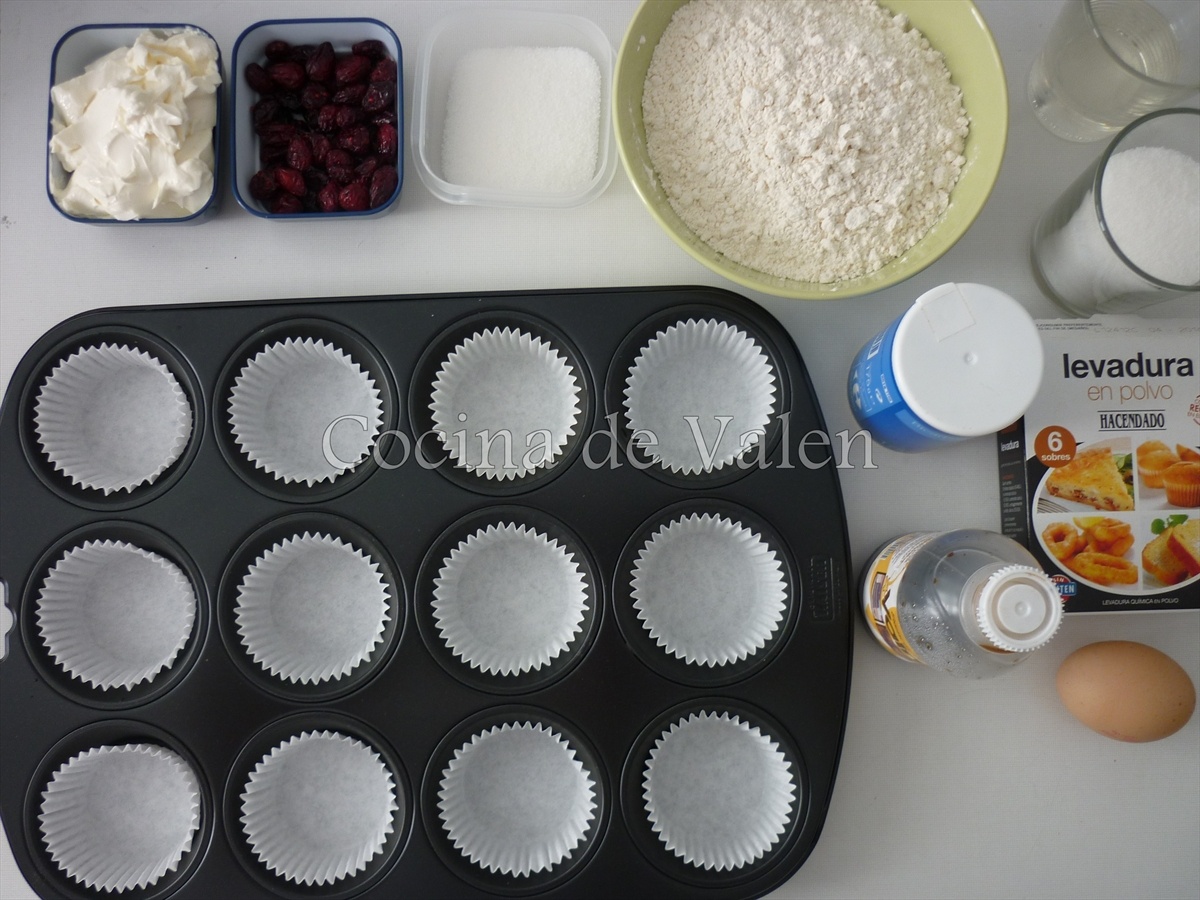 Muffins de Arándanos y nueces de macadamia rellenos de queso cema - Cocina de Valen