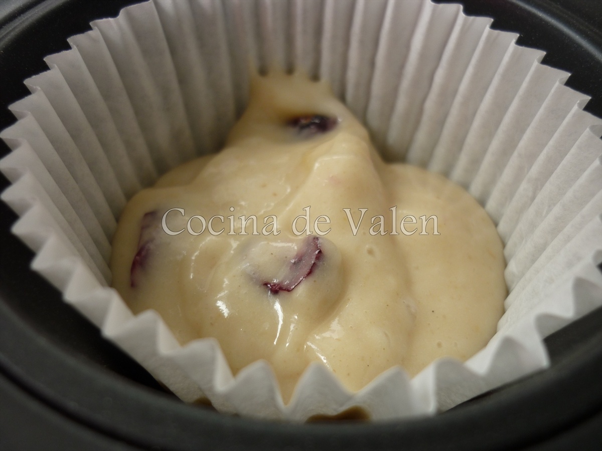 Muffins de Arándanos y nueces de macadamia rellenos de queso cema - Cocina de Valen