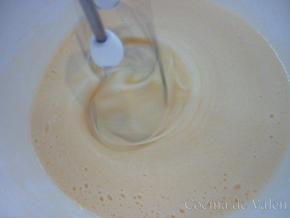 Bundt Cake de vainilla con semillas de amapola - Cocina de Valen