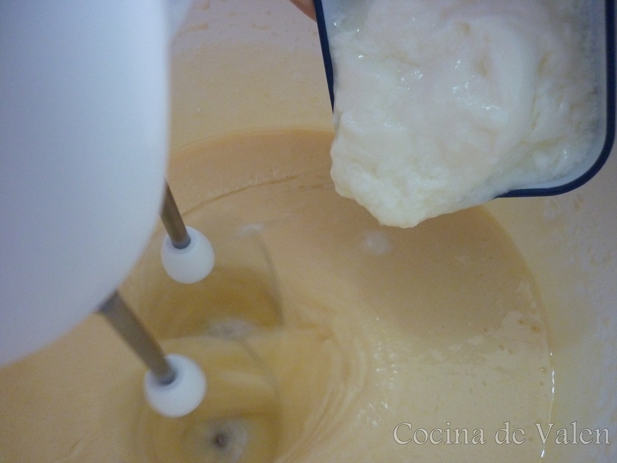 Bundt Cake de vainilla con semillas de amapola - Cocina de Valen