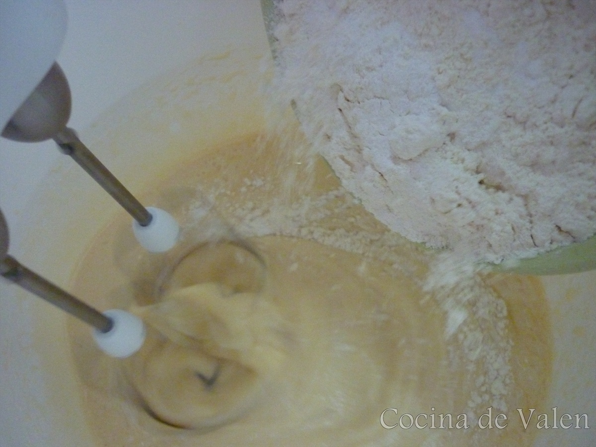 Bundt Cake de vainilla con semillas de amapola - Cocina de Valen