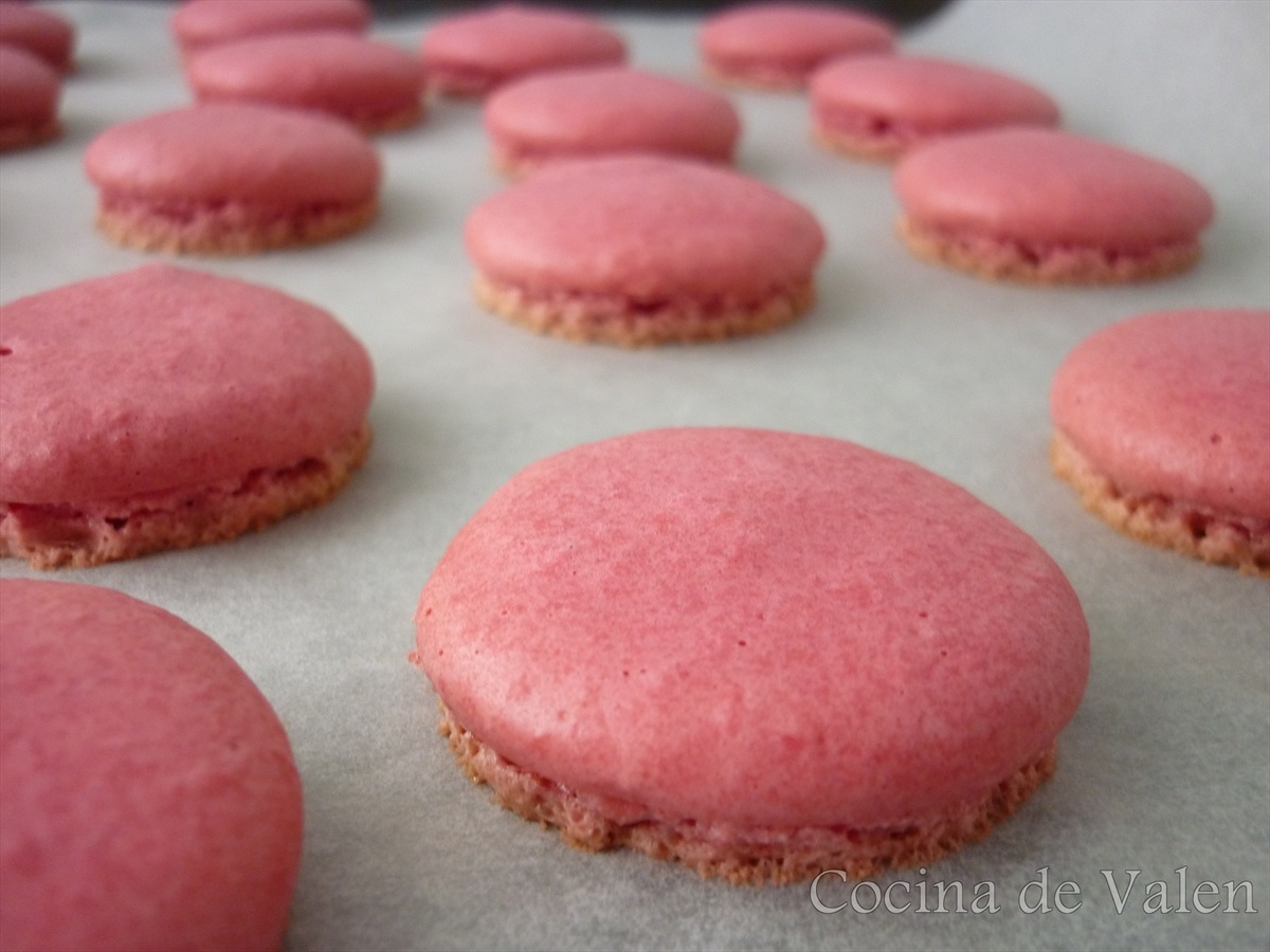 Macarons de caramelo con buttercream de coco 