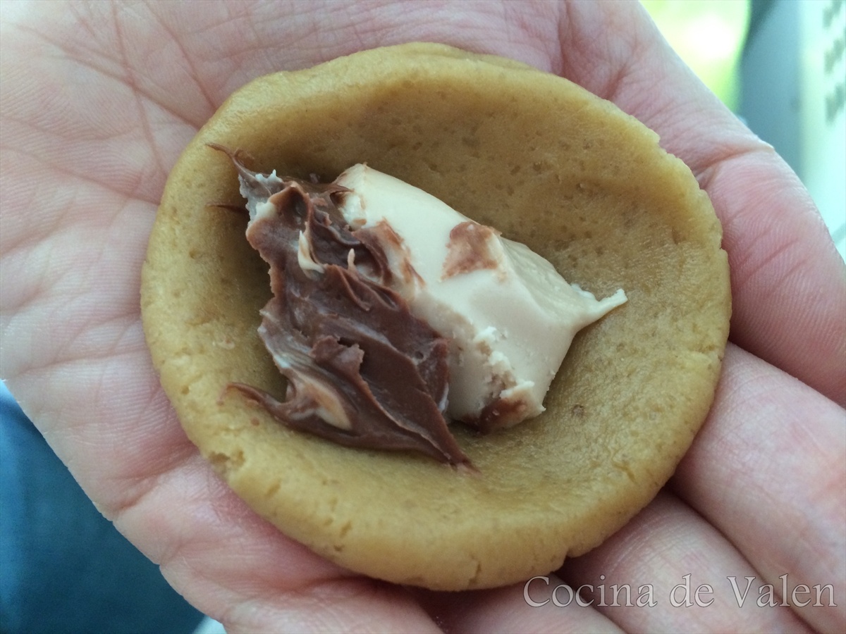 Galletas de vainilla rellenas de nocilla