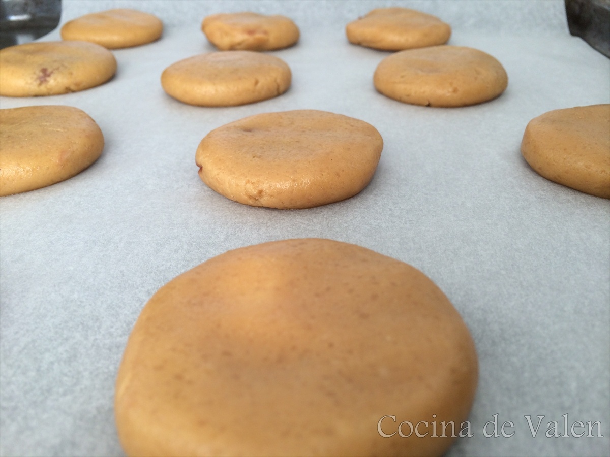 Galletas de vainilla rellenas de nocilla