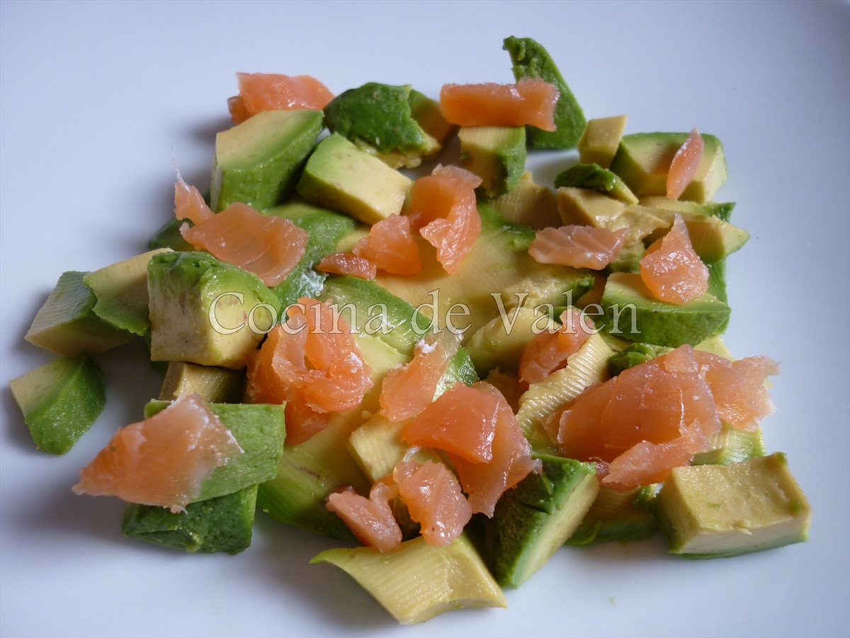 Ensalada de Aguacate salmón y queso crema - Cocina de Valen