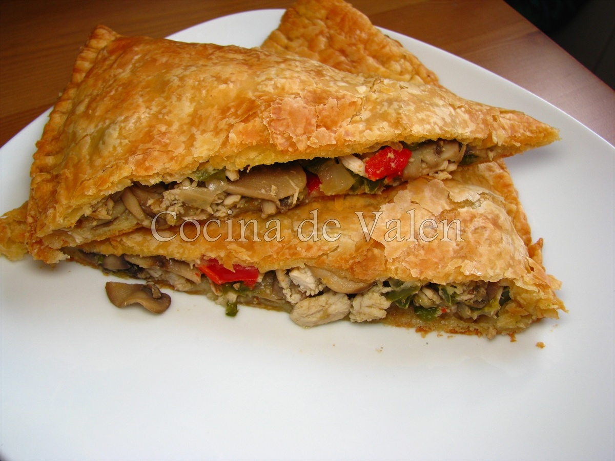 Empanada de Hojaldre rellena de pollo y verduras - Cocina de Valen
