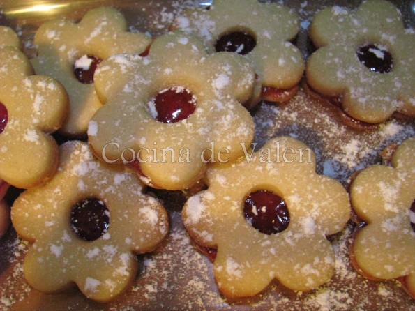 Galletas rellenas de mermelada