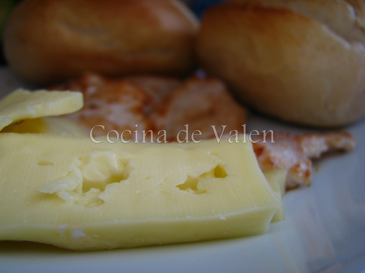 Tapas de Pollo y Queso Brie - Marca de Agua