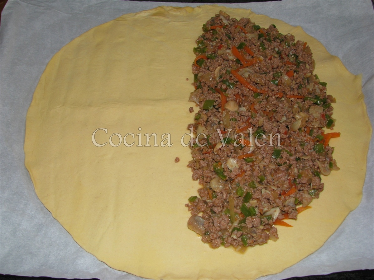 Empanada de hojaldre rellena de carne - Cocina de Valen