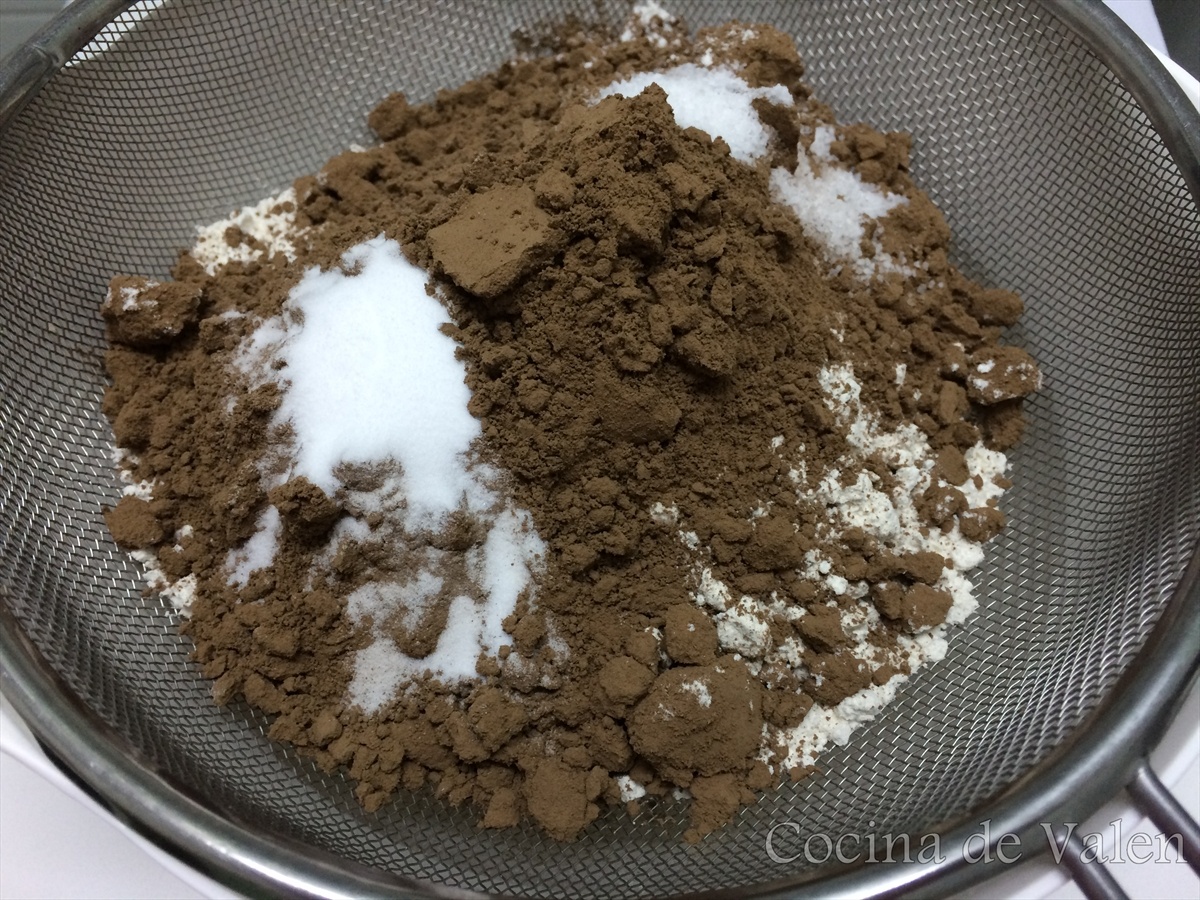 cómo hacer una tarta de chocolate tipo brownie - Cocina de Valen