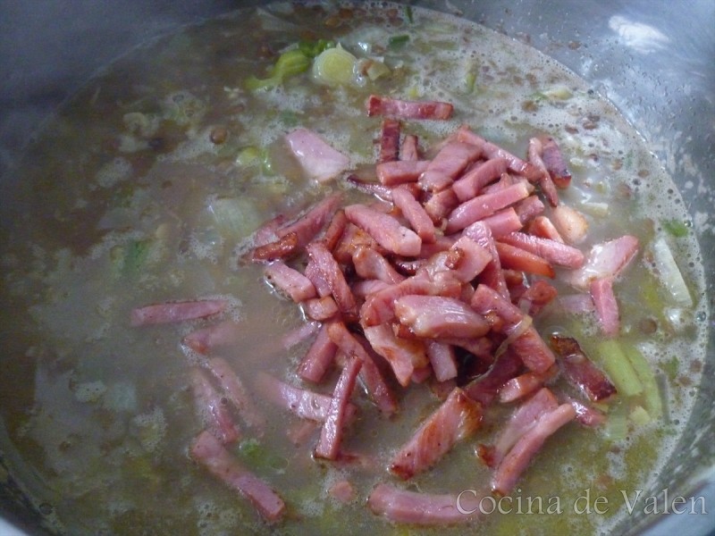 Cocinando lentejas pardiñas