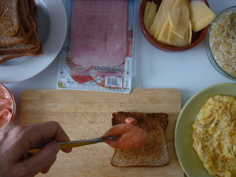 Preparación Club House Sandwich