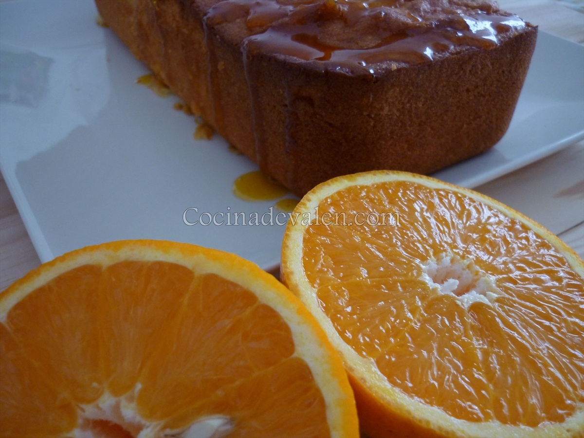 Bizcocho de naranja con glaseado de naranja