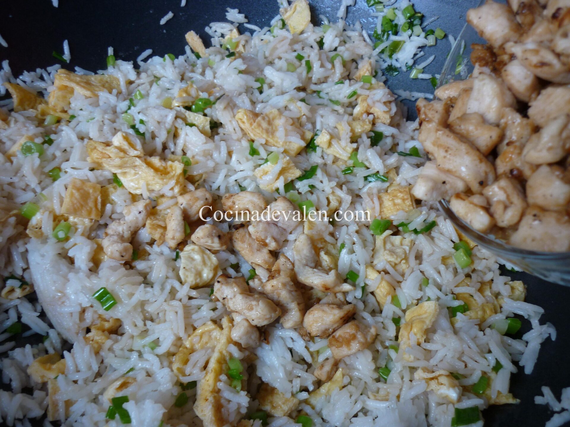 Arroz salteado con pollo, piña y anacardos - Cocina de Valen
