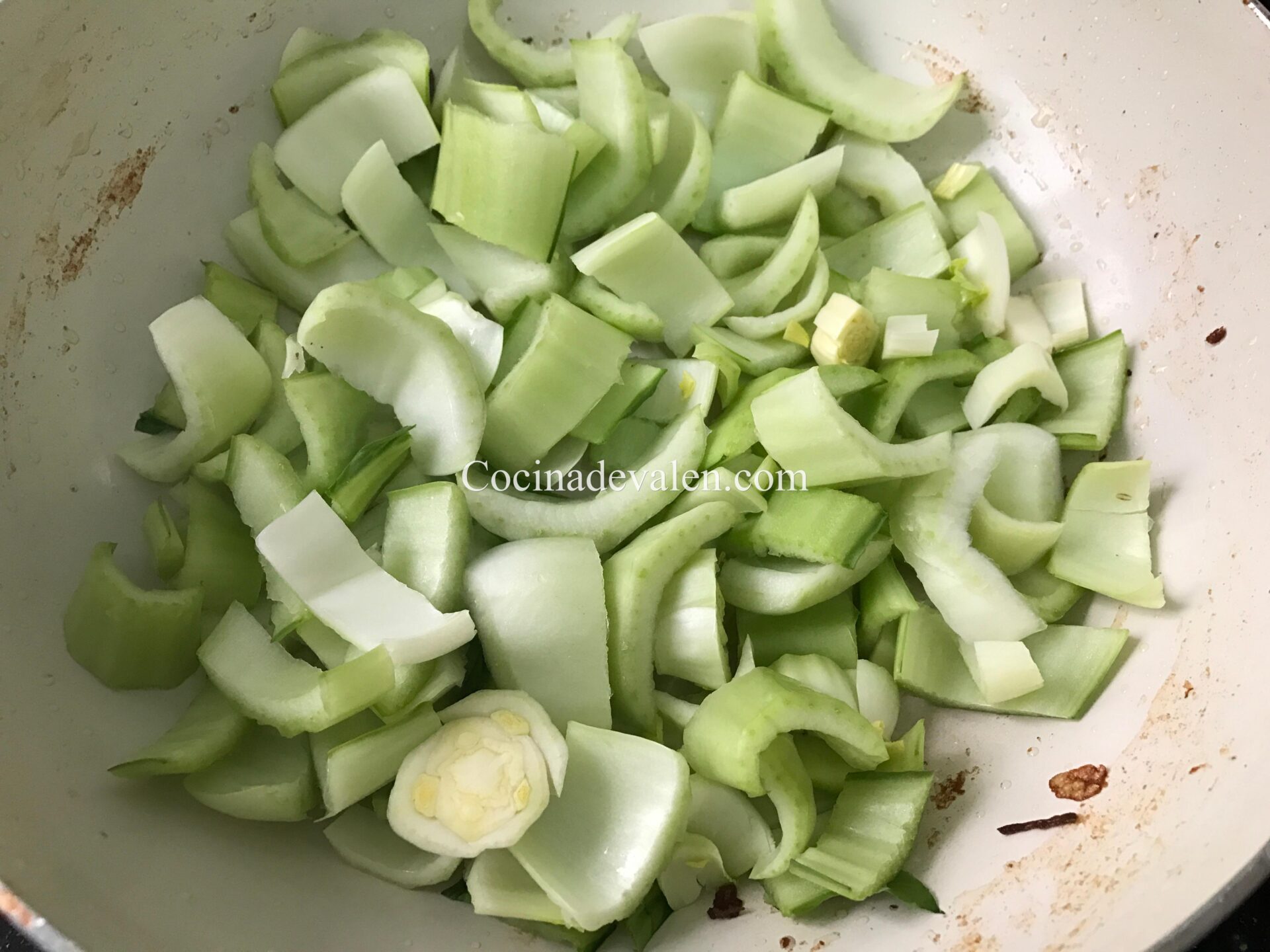 Tallarines salteados con Pak choi y pollo - Cocina de Valen