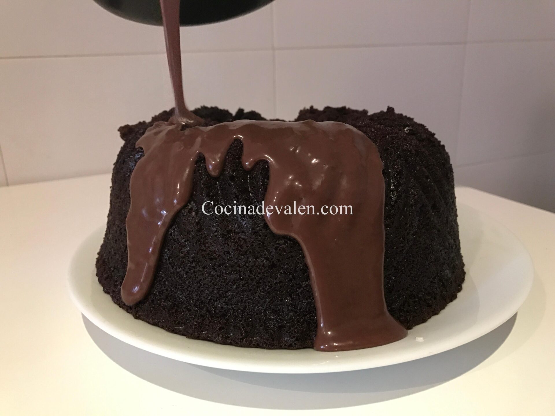Bizcocho de chocolate muy jugoso Bizcocho de chocolate muy jugoso - Cocina de Valen