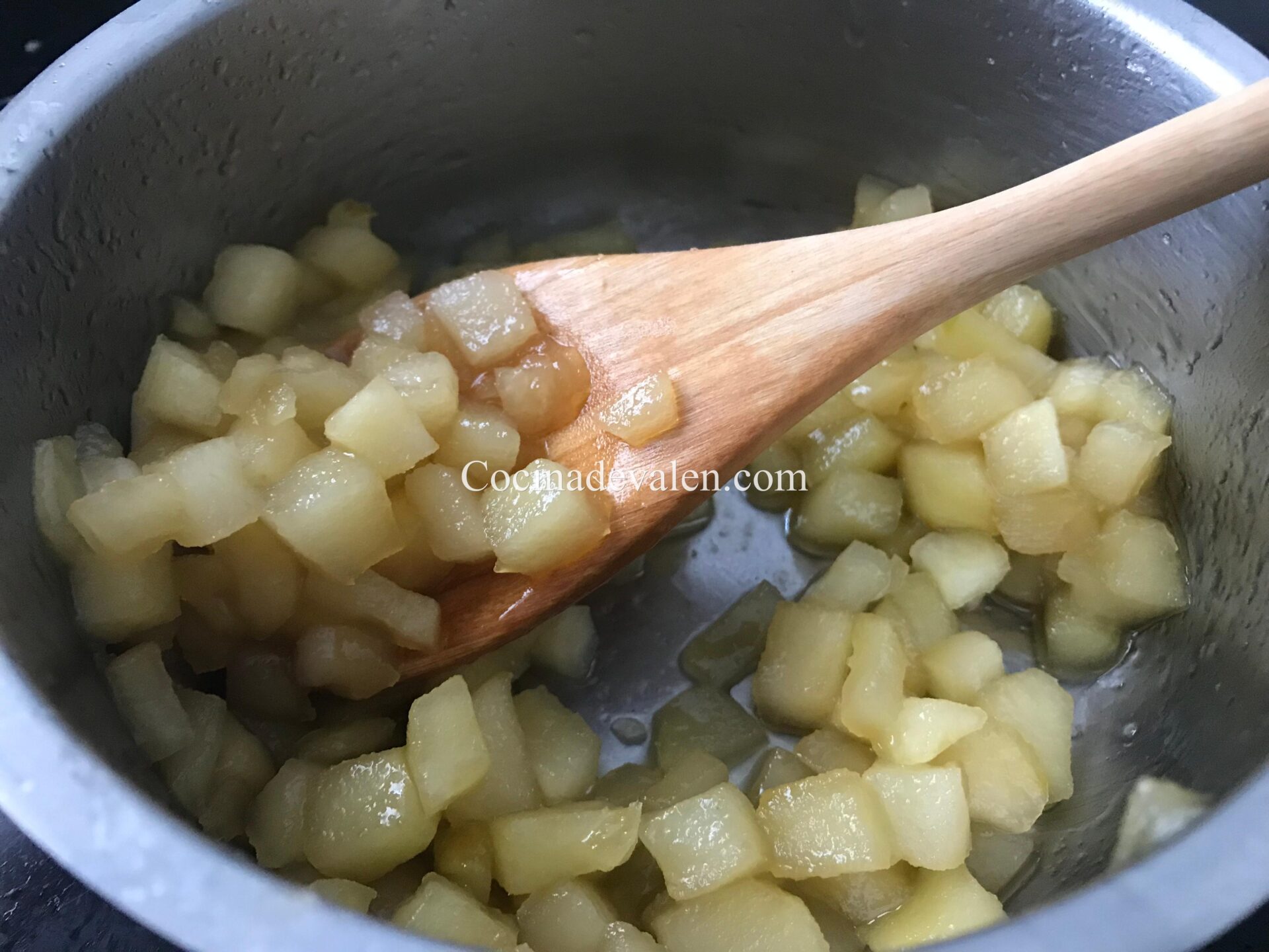 Bizcocho Cuatro cuartos de Manzana Bizcocho Cuatro cuartos de Manzana - Cocina de Valen