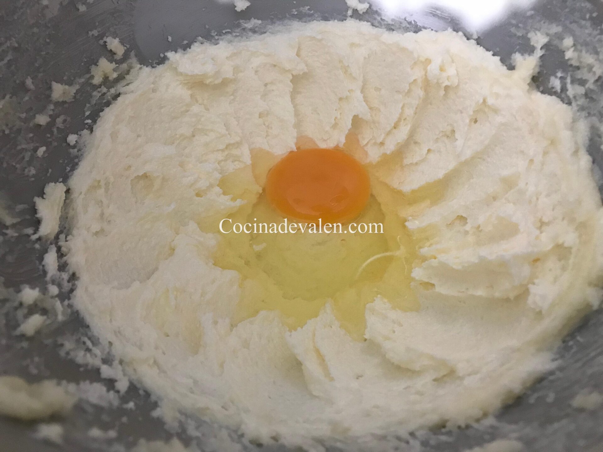 Bizcocho Cuatro cuartos de Manzana Bizcocho Cuatro cuartos de Manzana - Cocina de Valen