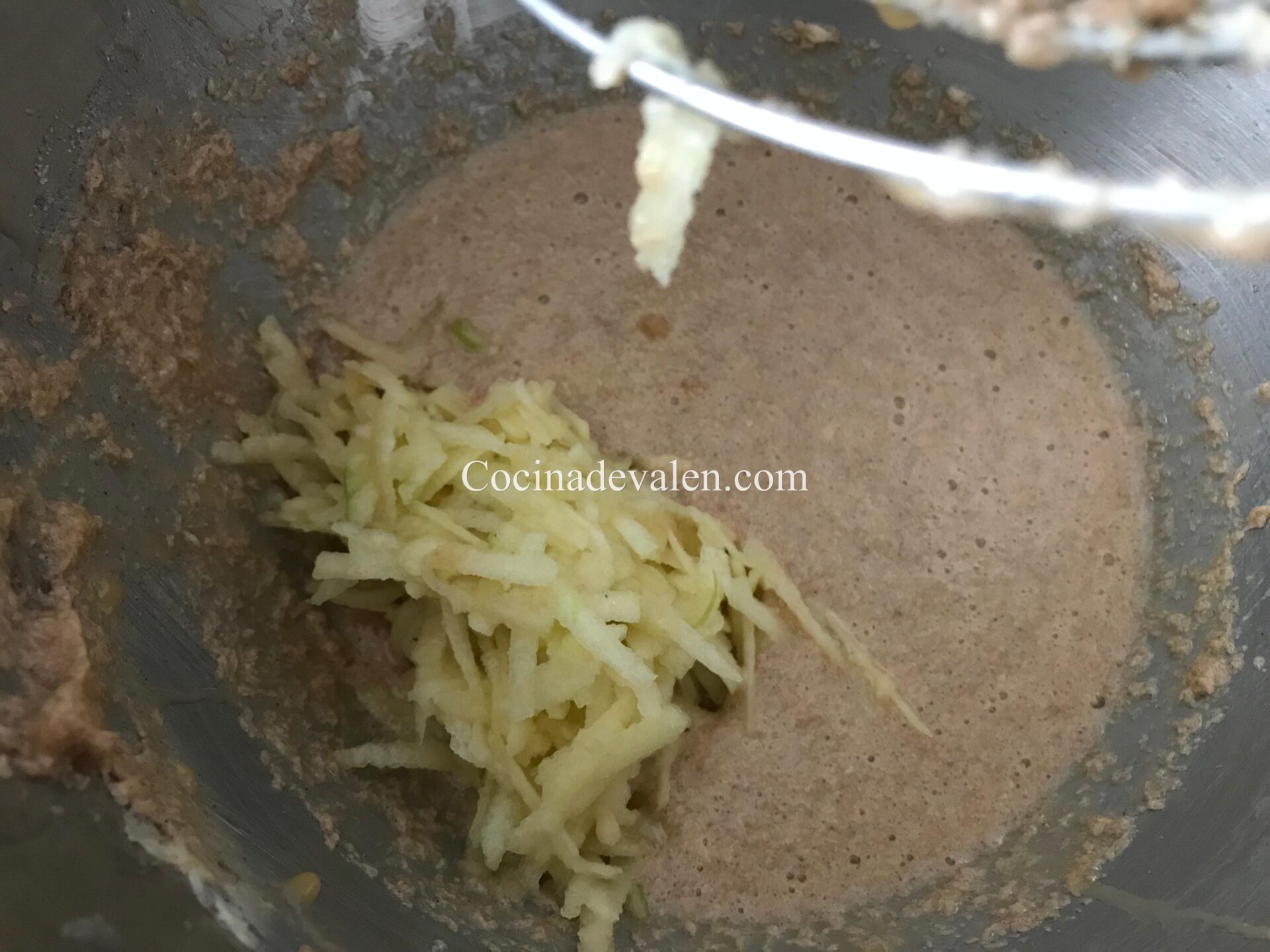 Bizcocho invertido de manzana - Cocina de Valen