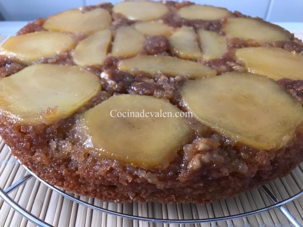 Bizcocho invertido de manzana