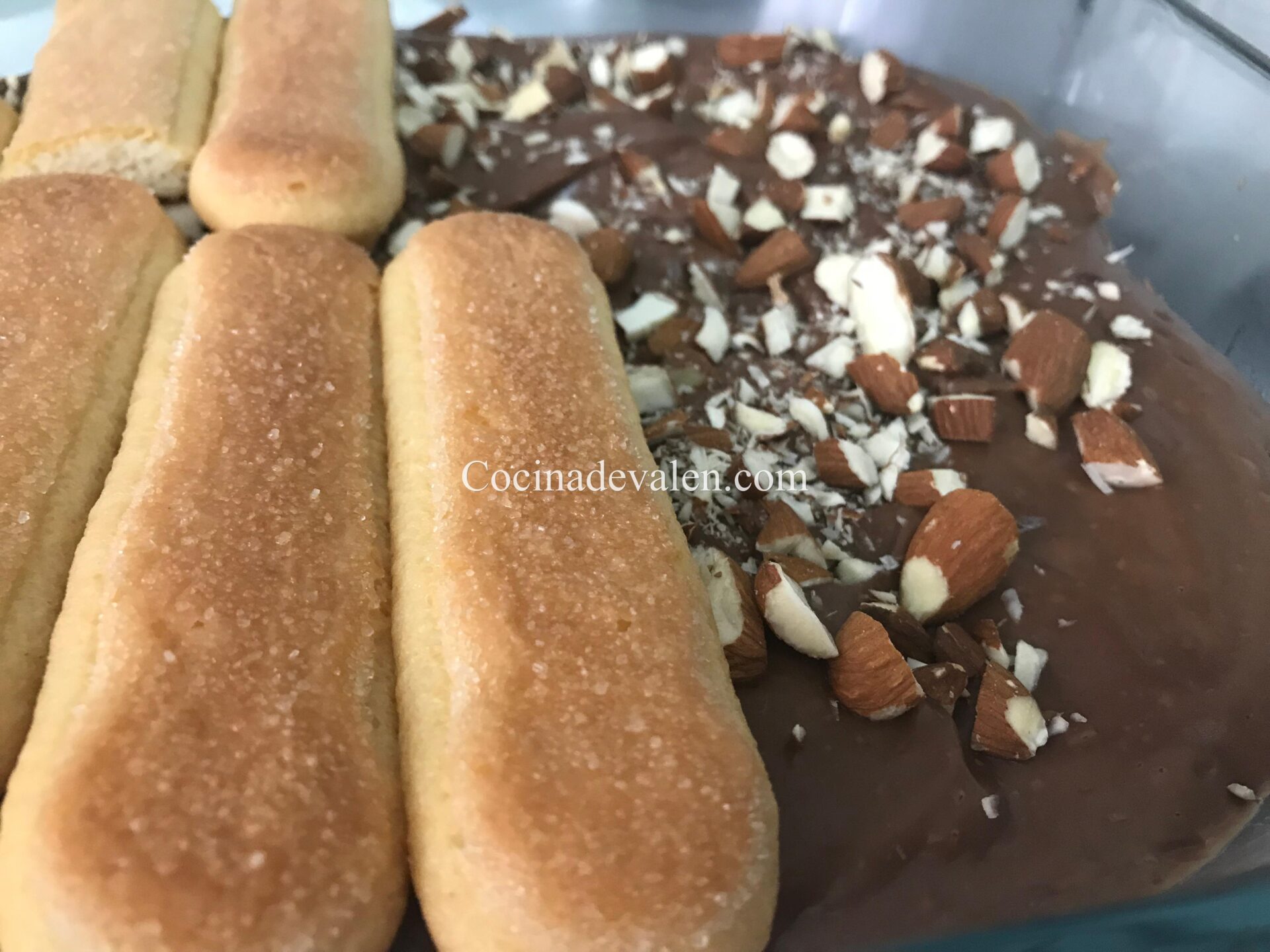 Tarta fría de chocolate y almendras