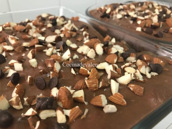 Tarta fría de chocolate y almendras