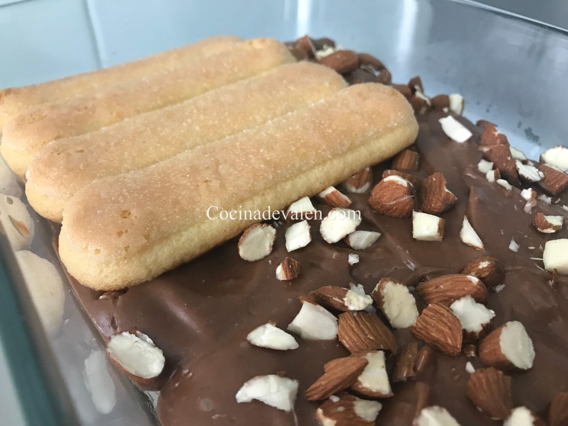Tarta fría de chocolate y almendras