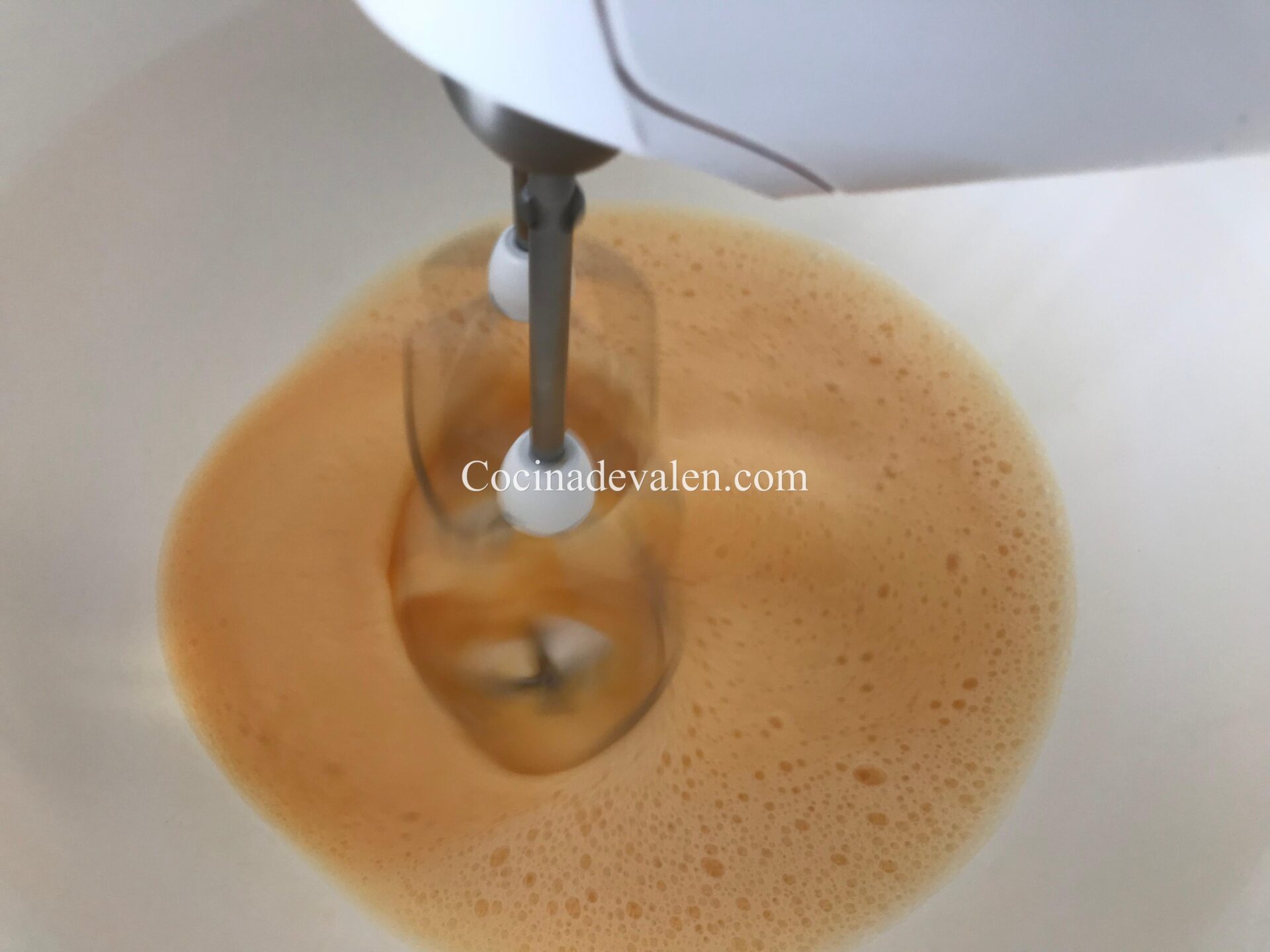Bizcocho de manzana caramelizada