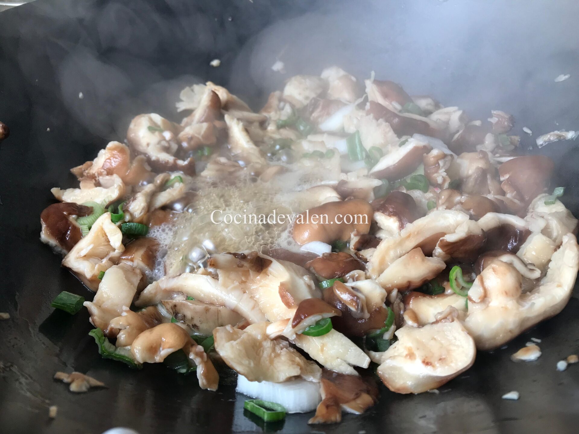 Pollo con hongos y salsa de ostras Pollo con hongos y salsa de ostras