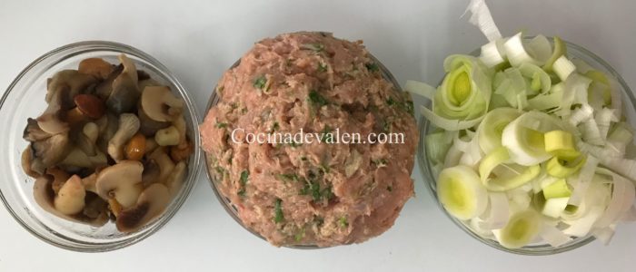 Albóndigas de pollo en salsa de hongos